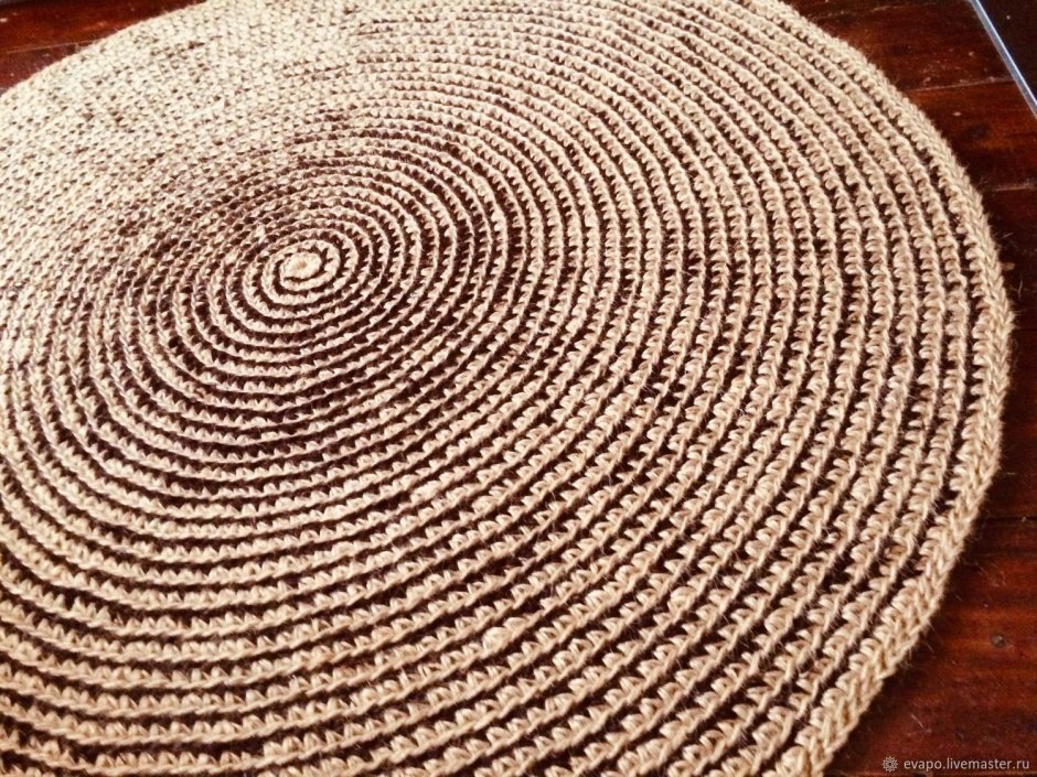 Вязаные коврики из джута