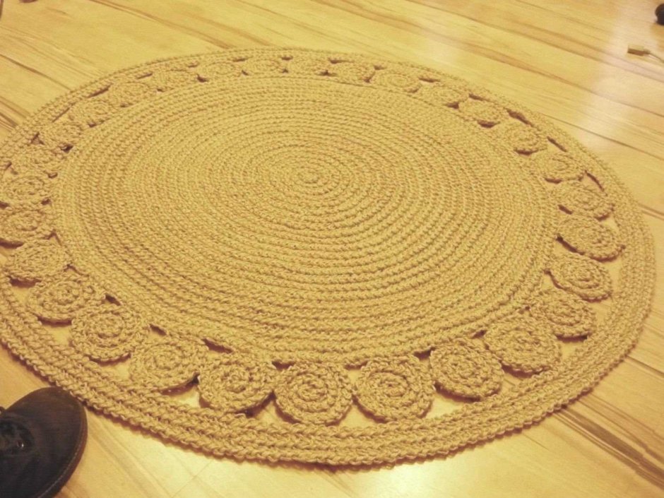 Ковёр из джутовой нити крючком