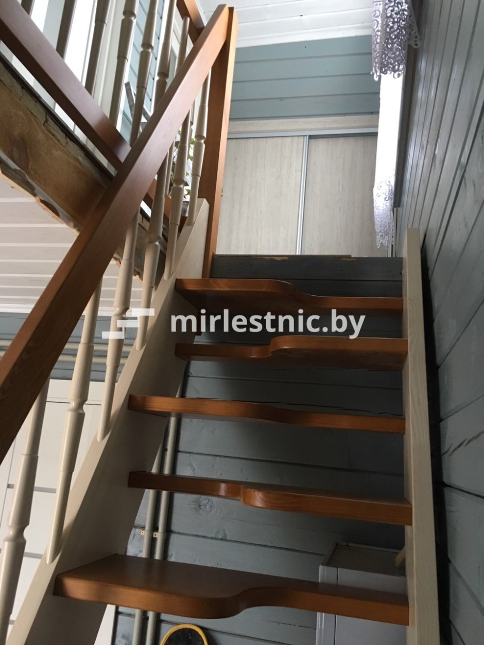 Малогабаритная деревянная лестница, ДЛС-046