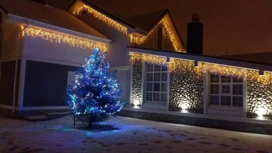 Новогодняя подсветка фасада