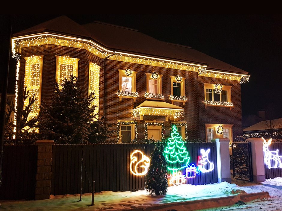 Новогодняя иллюминация дома