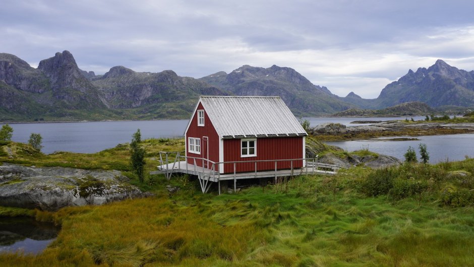 Норвежский Фьорд одинокий дом