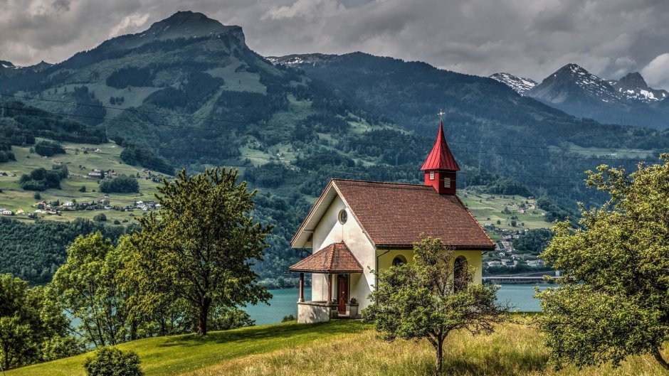 Швейцария горы Альпы озеро дом