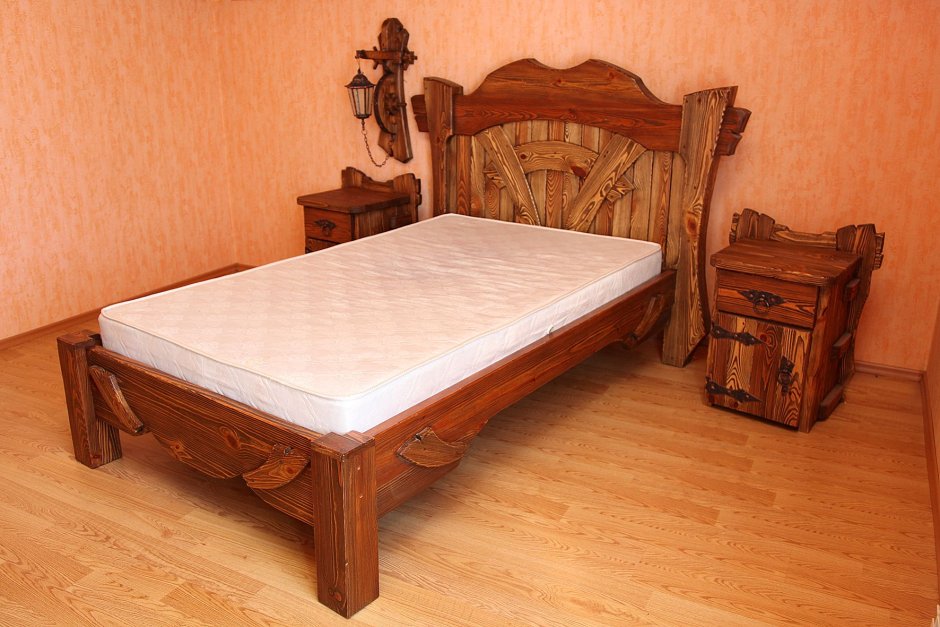 Кровать из массива сосны 140х200