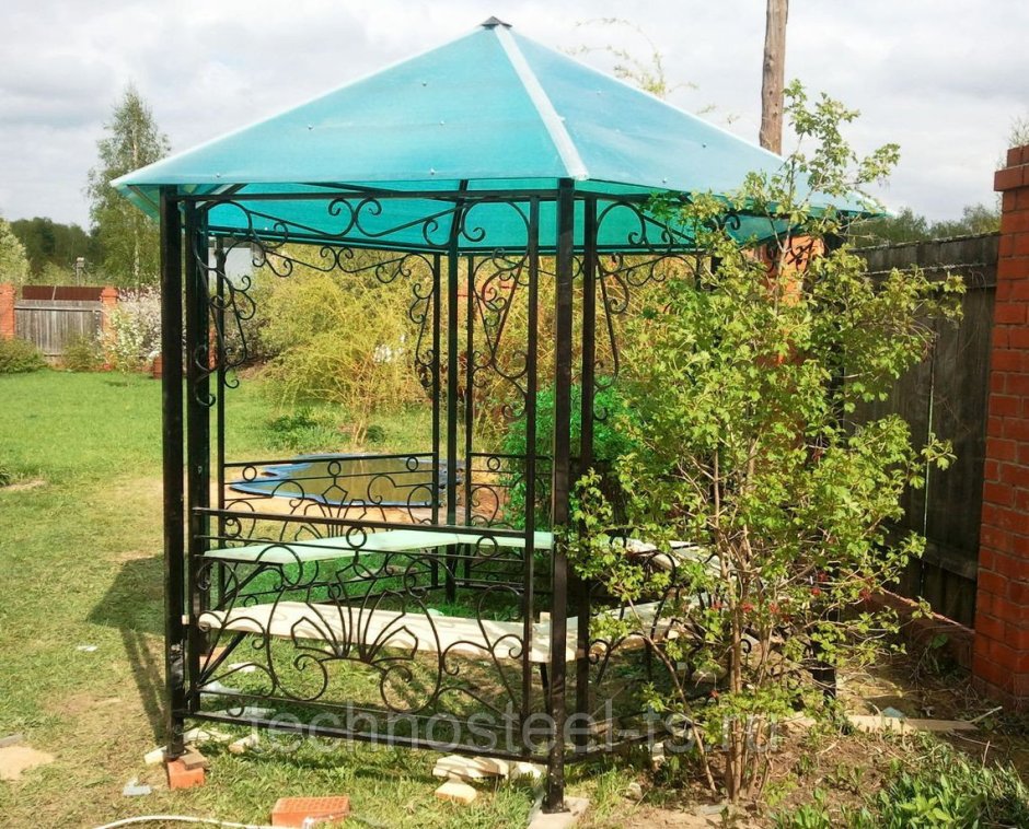 Шестигранная беседка из поликарбоната