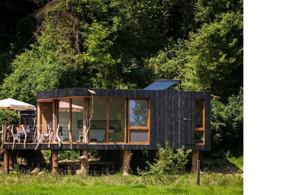 Летний домик на сваях