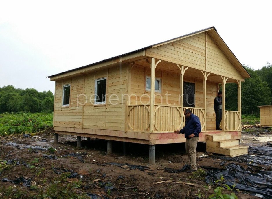 Щитовой домик на сваях