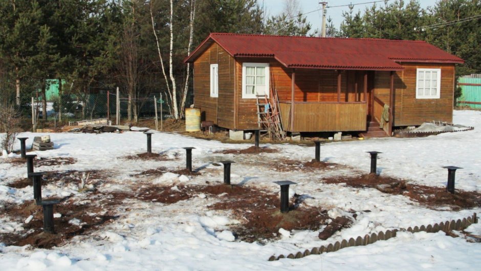 Садовый домик на винтовых сваях