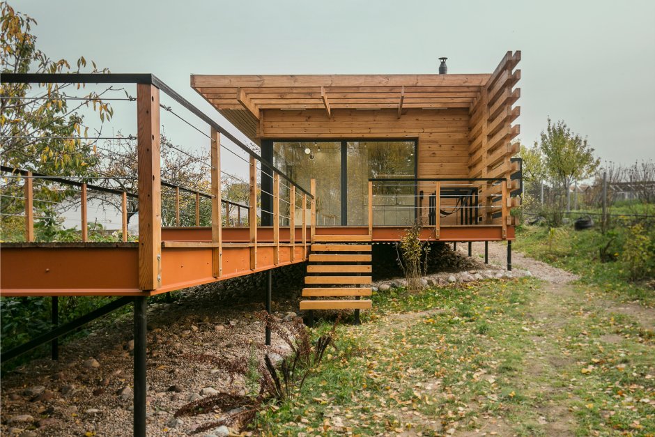 Летний дом на сваях