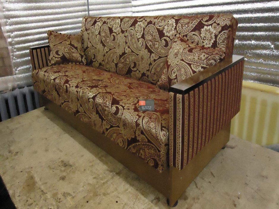 Реставрировать старый диван
