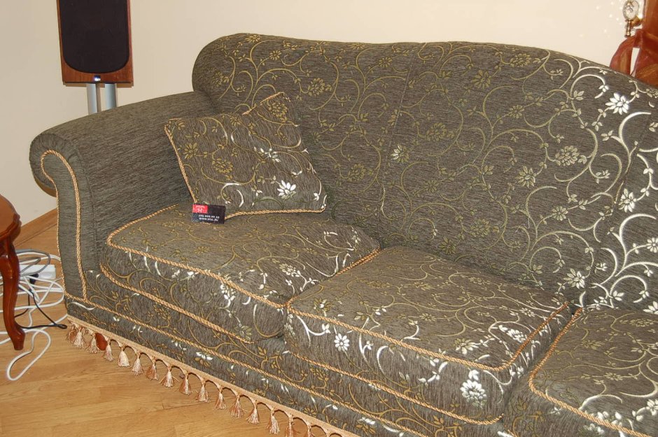Обтянуть старый диван