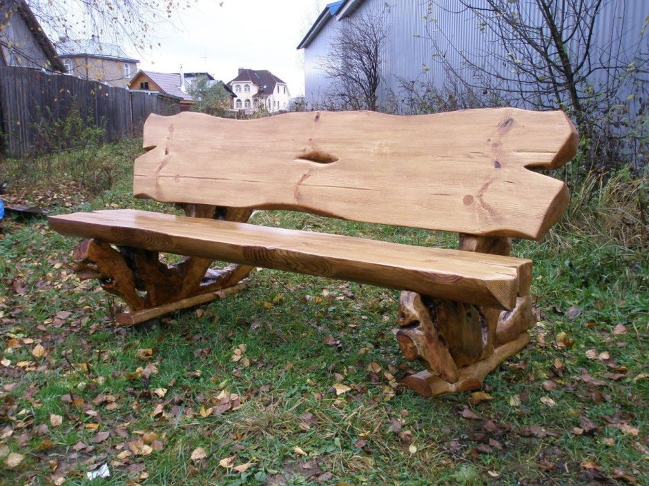 Деревянные скамейки из бревна