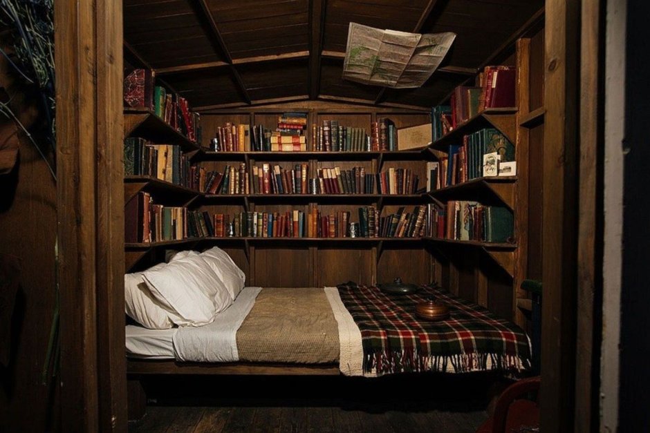 Комната с книгами