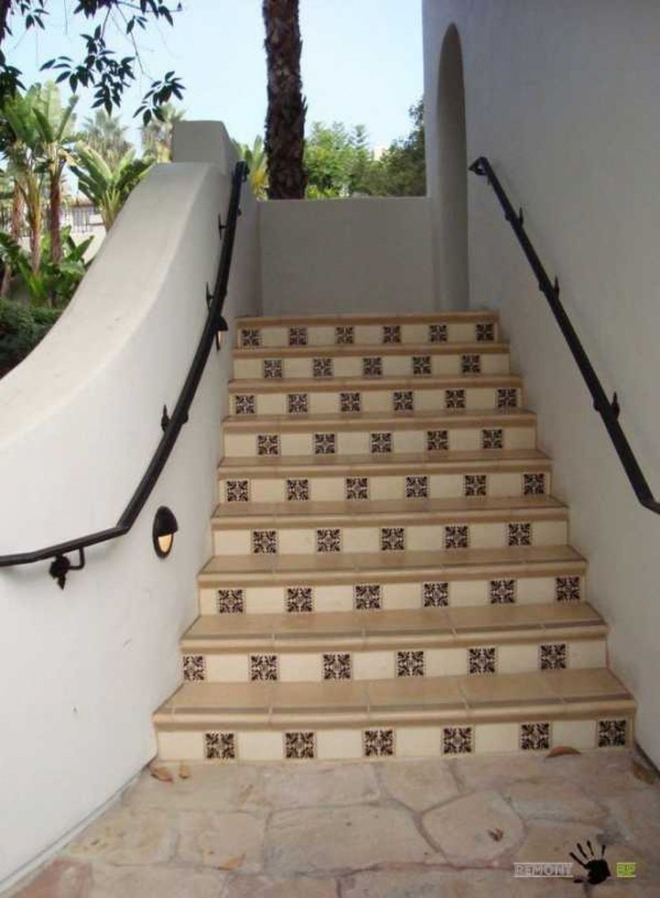 Плитка для лестницы