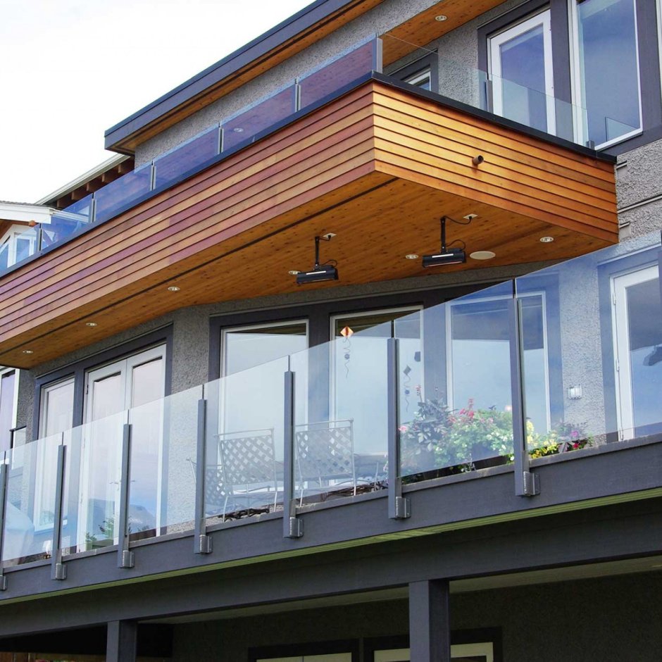 Стеклянный балкон