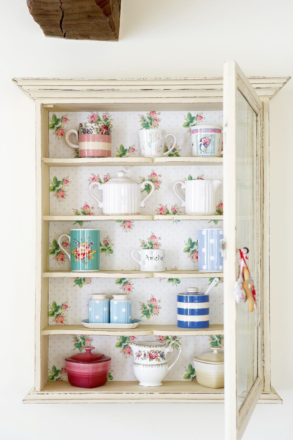 Полки на кухне в стиле Shabby Shick