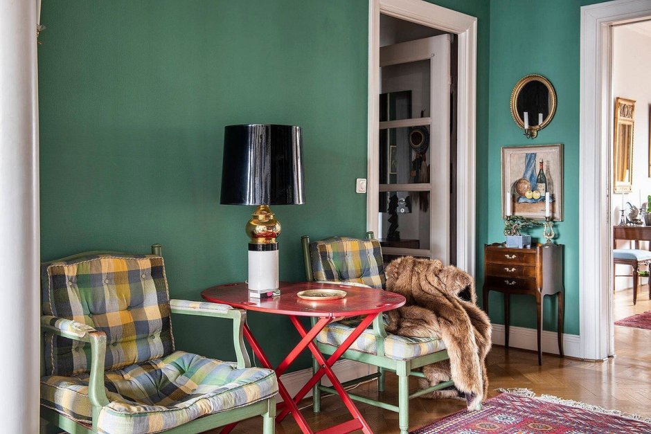 Стены шалфейного цвета в интерьере