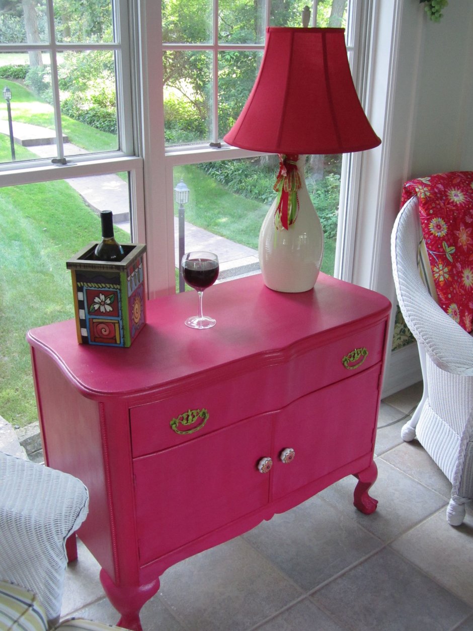Покраска мебели в розовых цветах