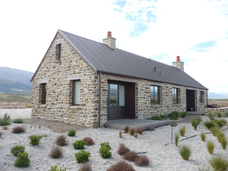 Каменный дом в стиле Barn House