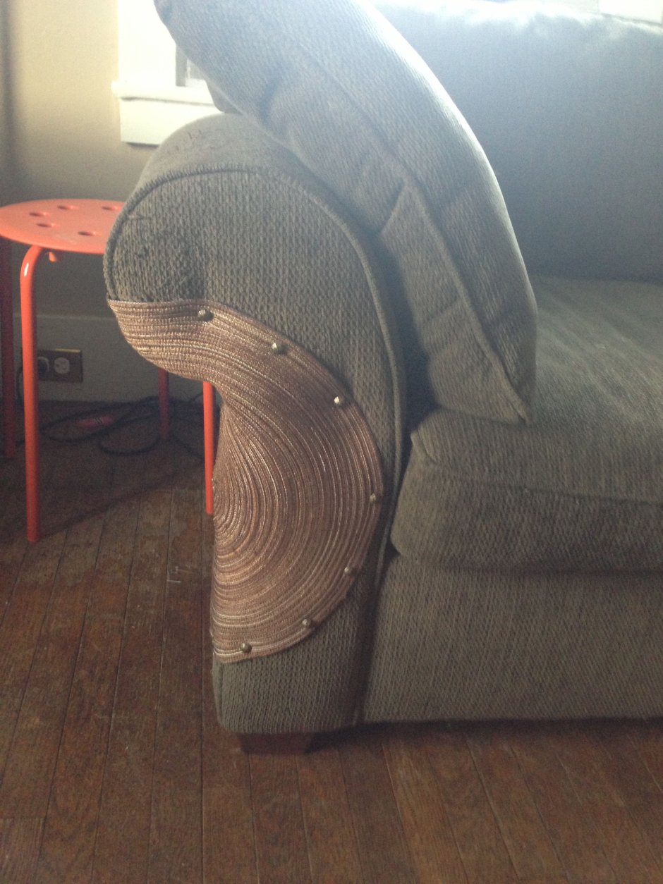 Заплатка на подлокотник дивана