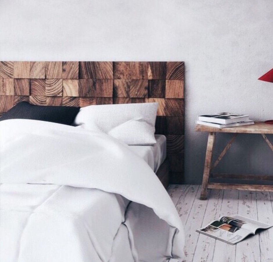 Изголовье кровати с деревянной мозаикой