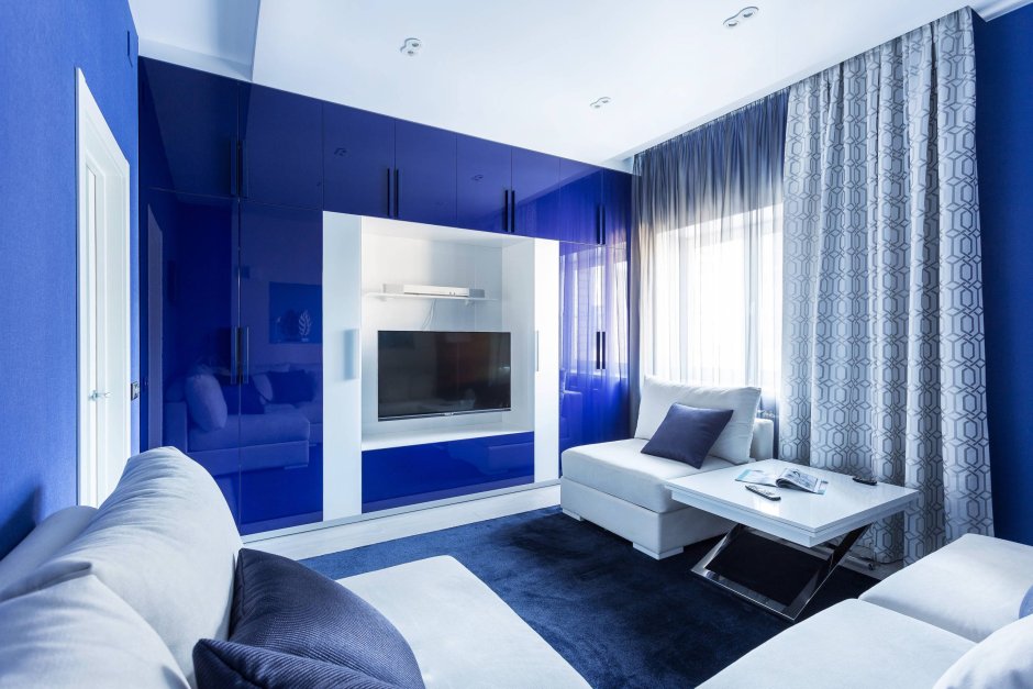 Гостиная комната в синих тонах