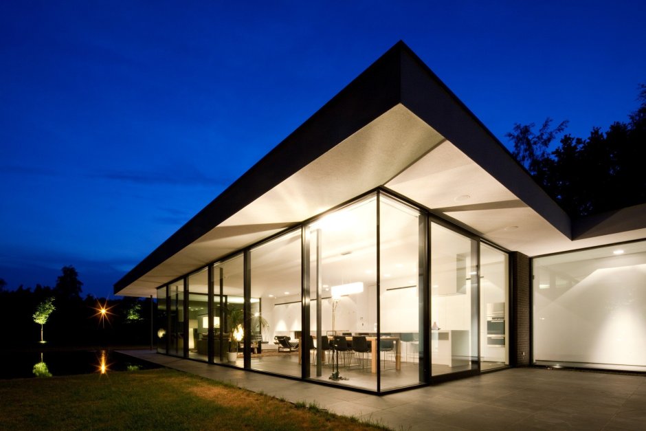 Стеклянный домик