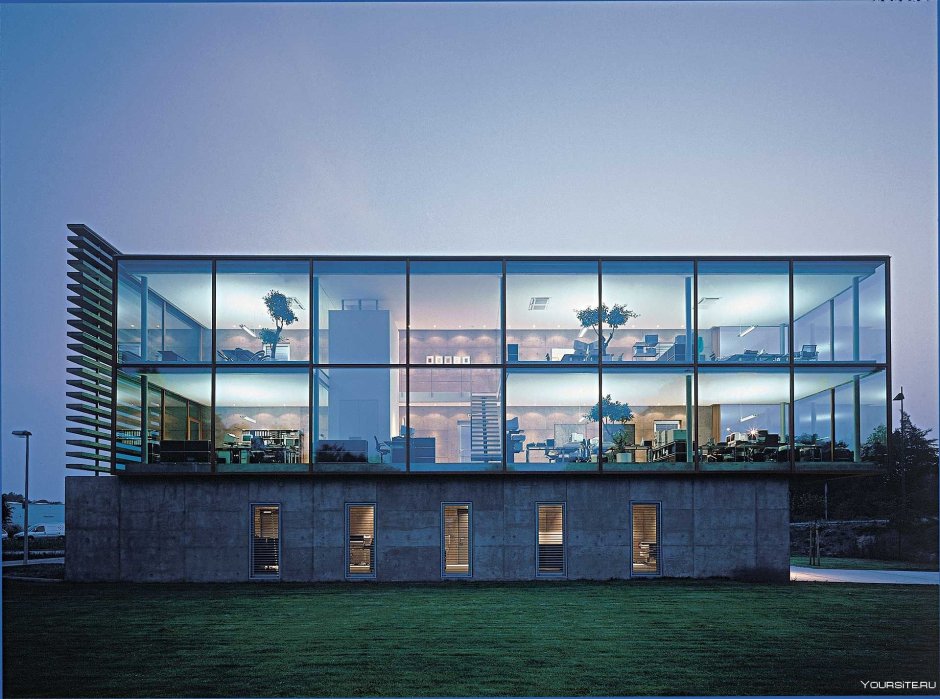 Стеклянный фасад