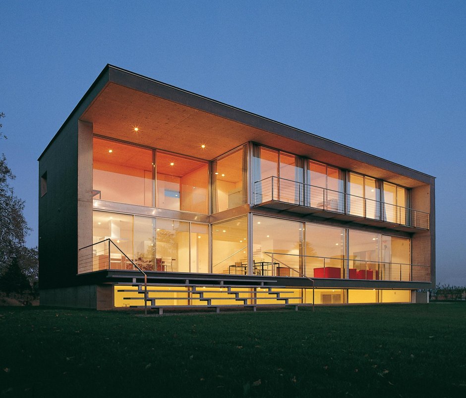 Современный стеклянный фасад