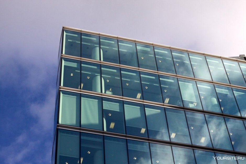 Стеклянный фасад окно