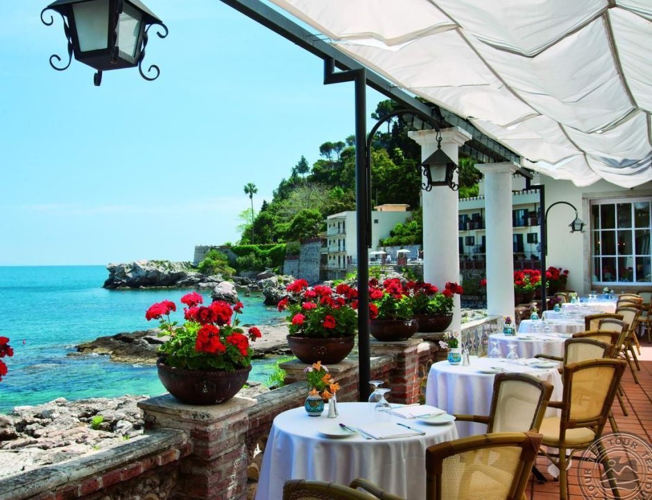 Ресторан у моря Сицилии