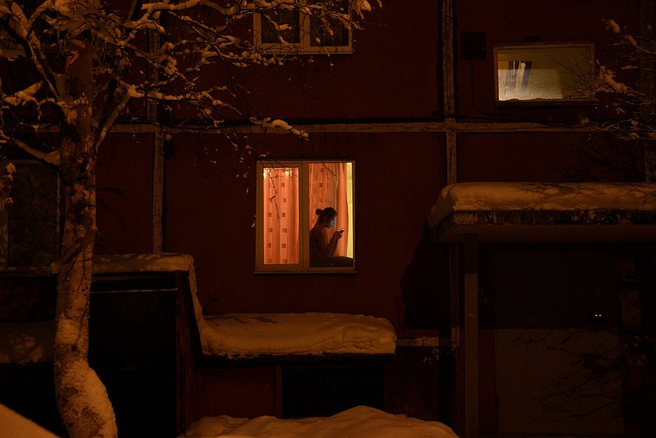 Свет в окне ночью