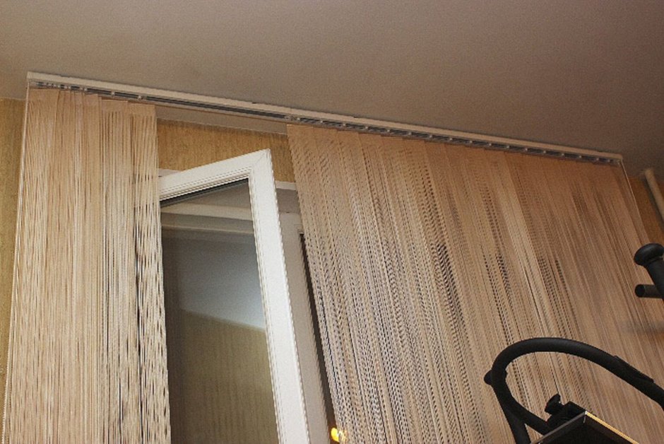 Карниз на балкон для штор