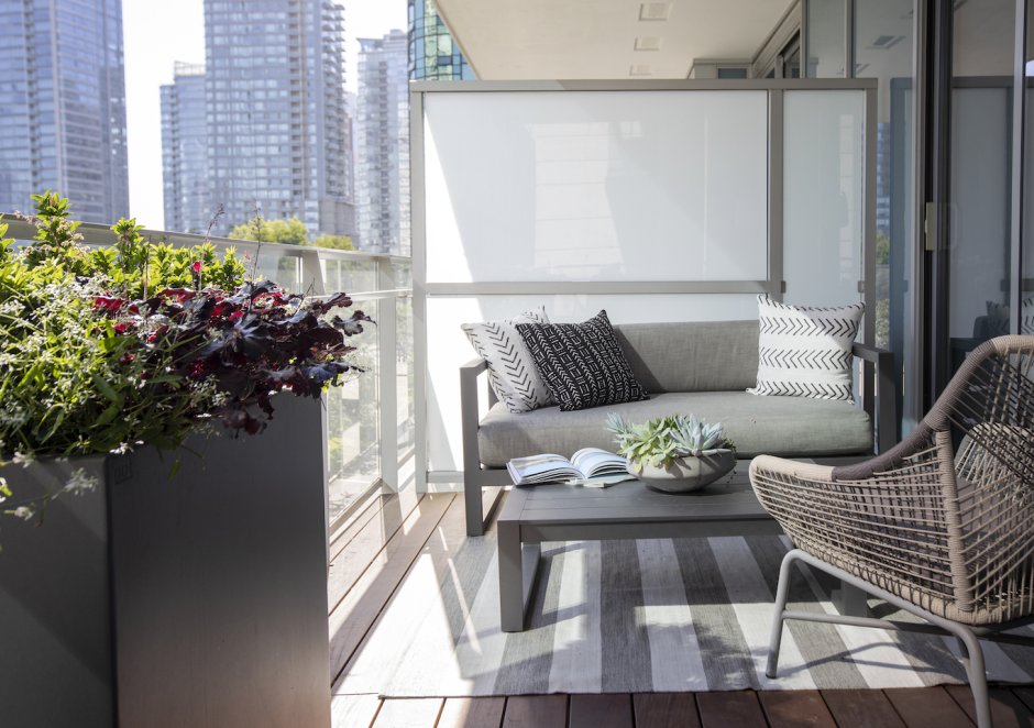 5 Basic Tips to refresh your balcony