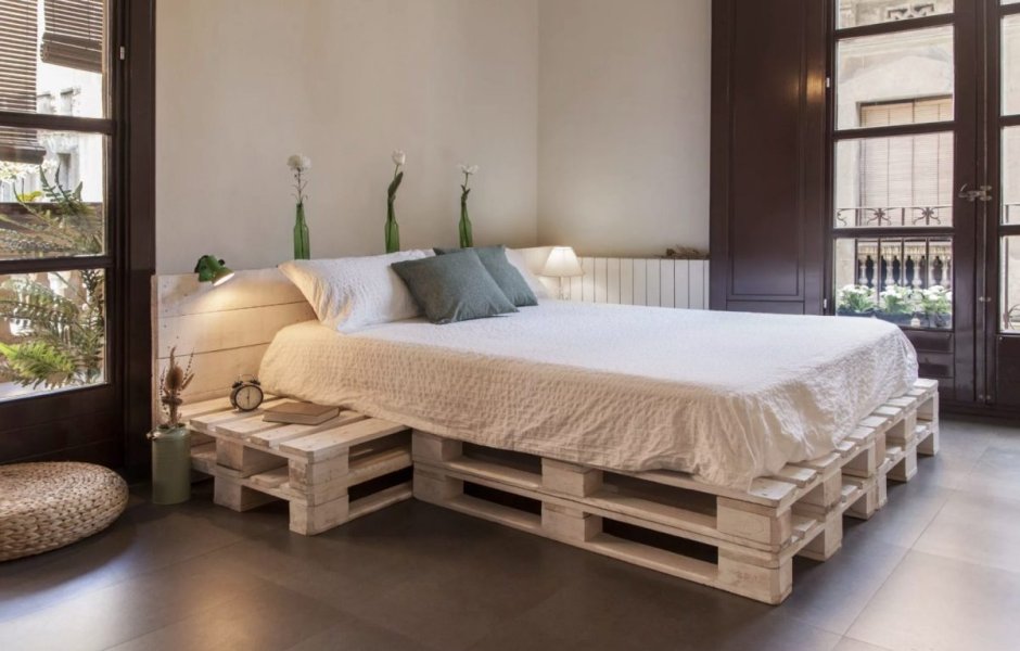 Мебель из европаллетов кровать
