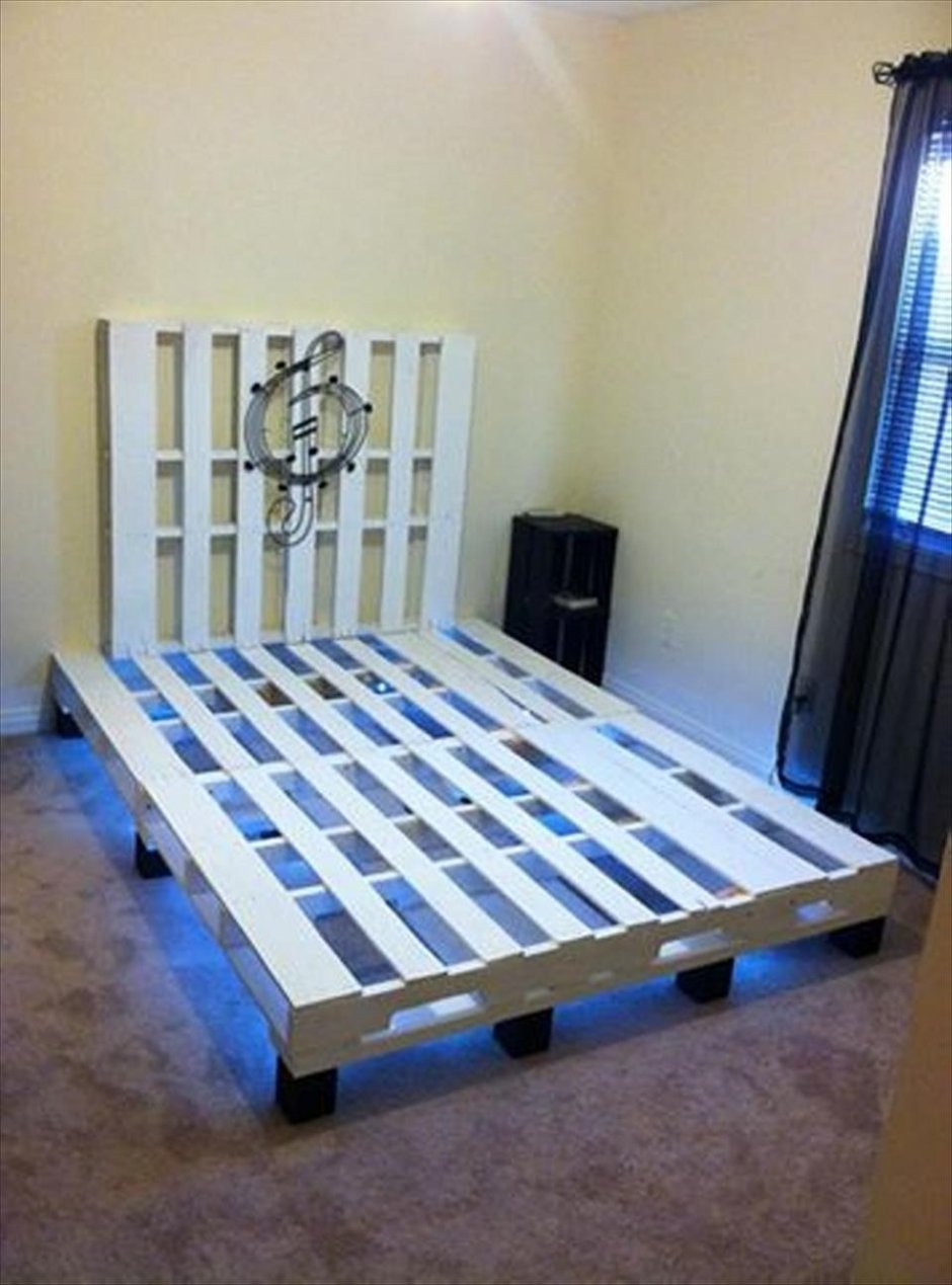 Кровать из европаллет