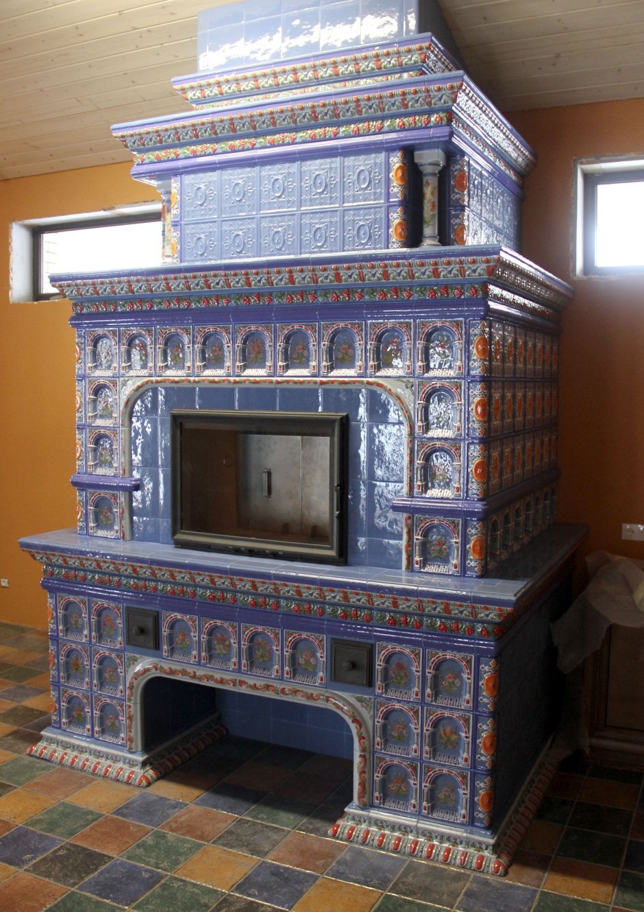 Вытяжка каминная 90 с изразцами