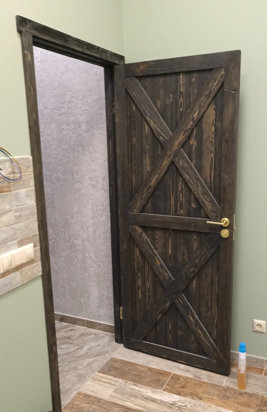 Деревянные двери в стиле лофт