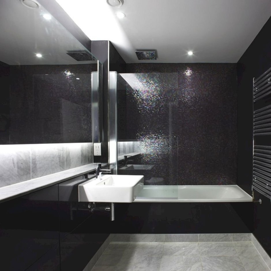 Ванная комната в черно белых тонах