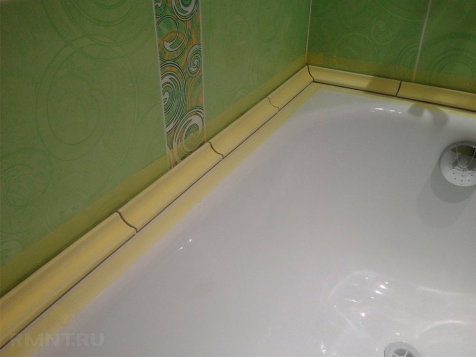 Примыкание ванны к плитке