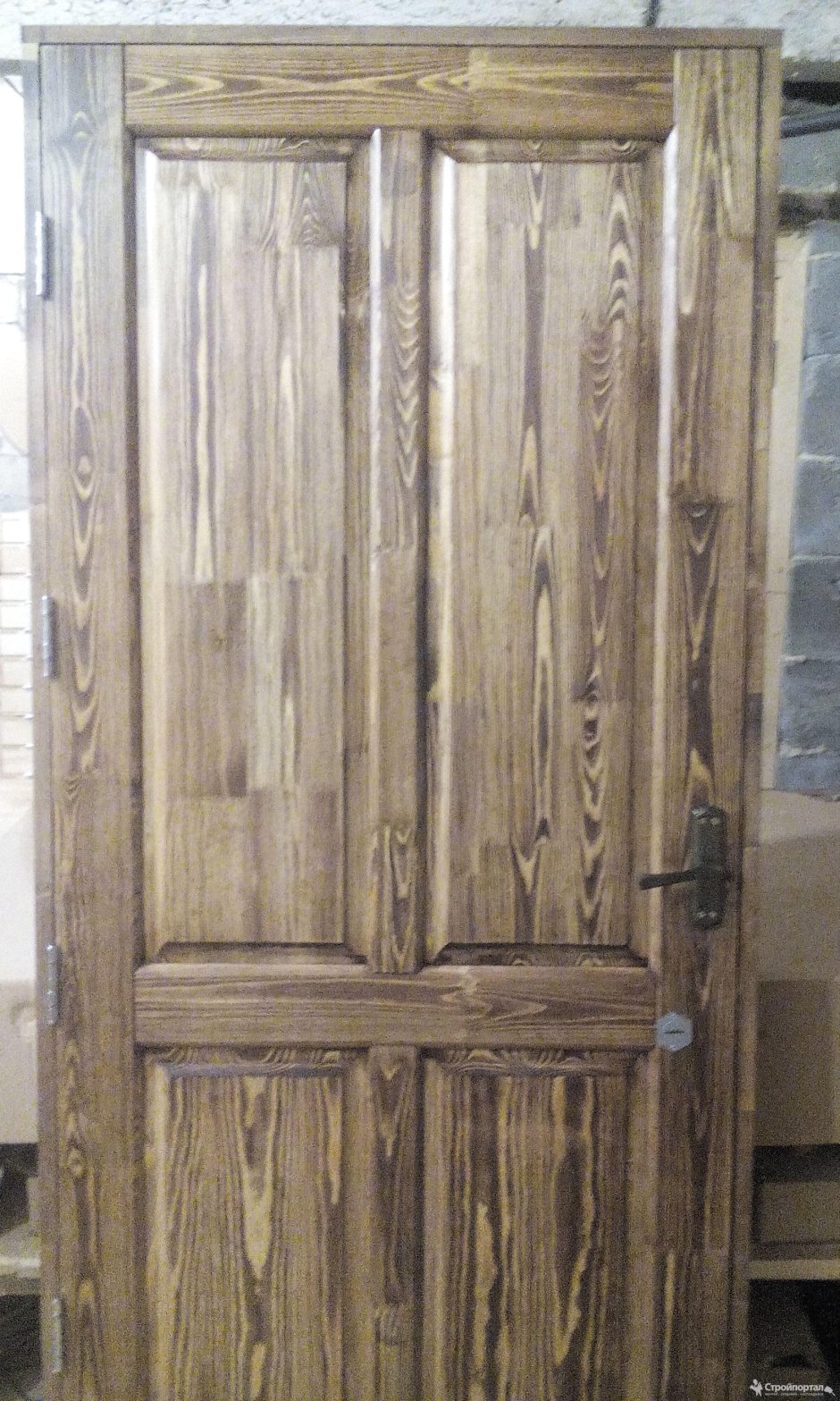 Дверь из вагонки из массива
