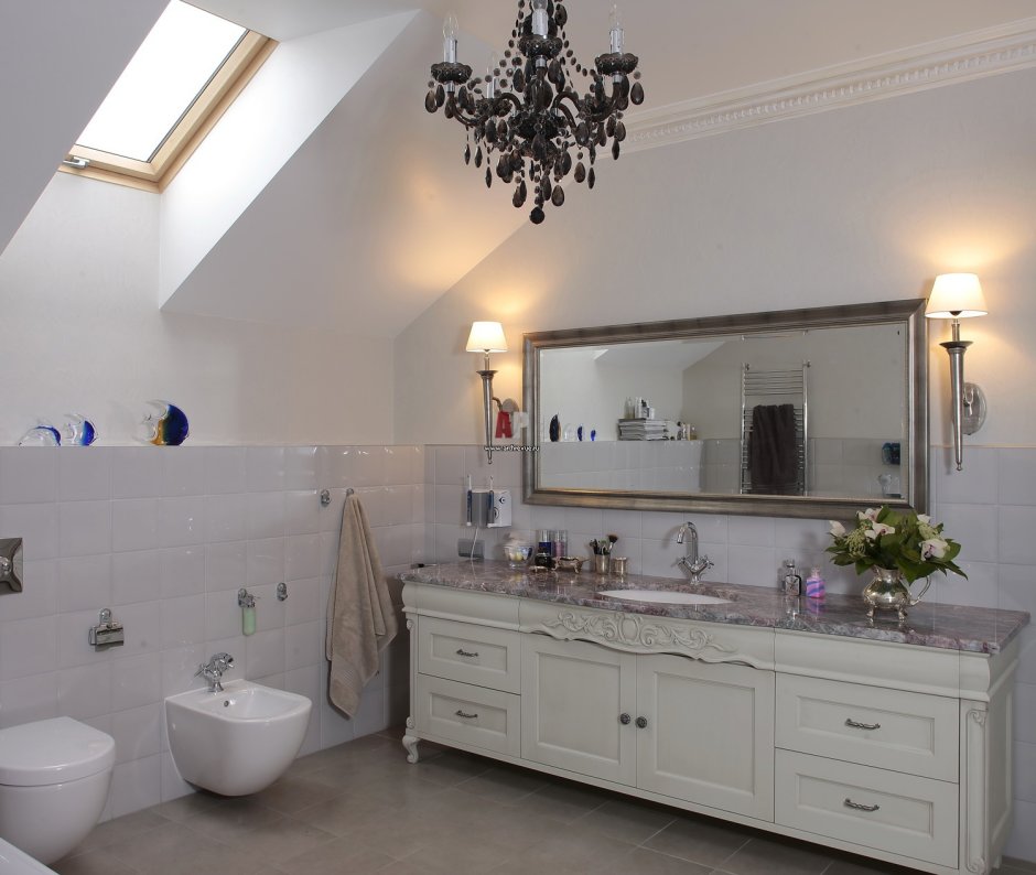 Ванная комната в мансарде в стиле Прованс