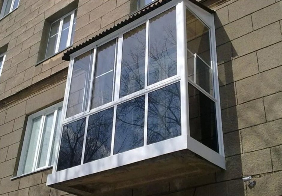 Стеклянный балкон