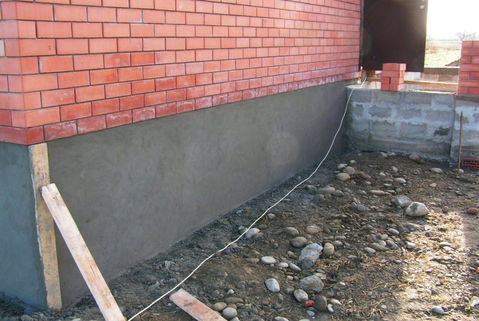 Отделка бетонного цоколя
