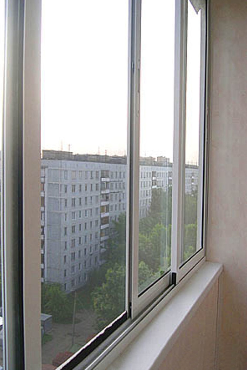 Алюминиевый раздвижной балкон