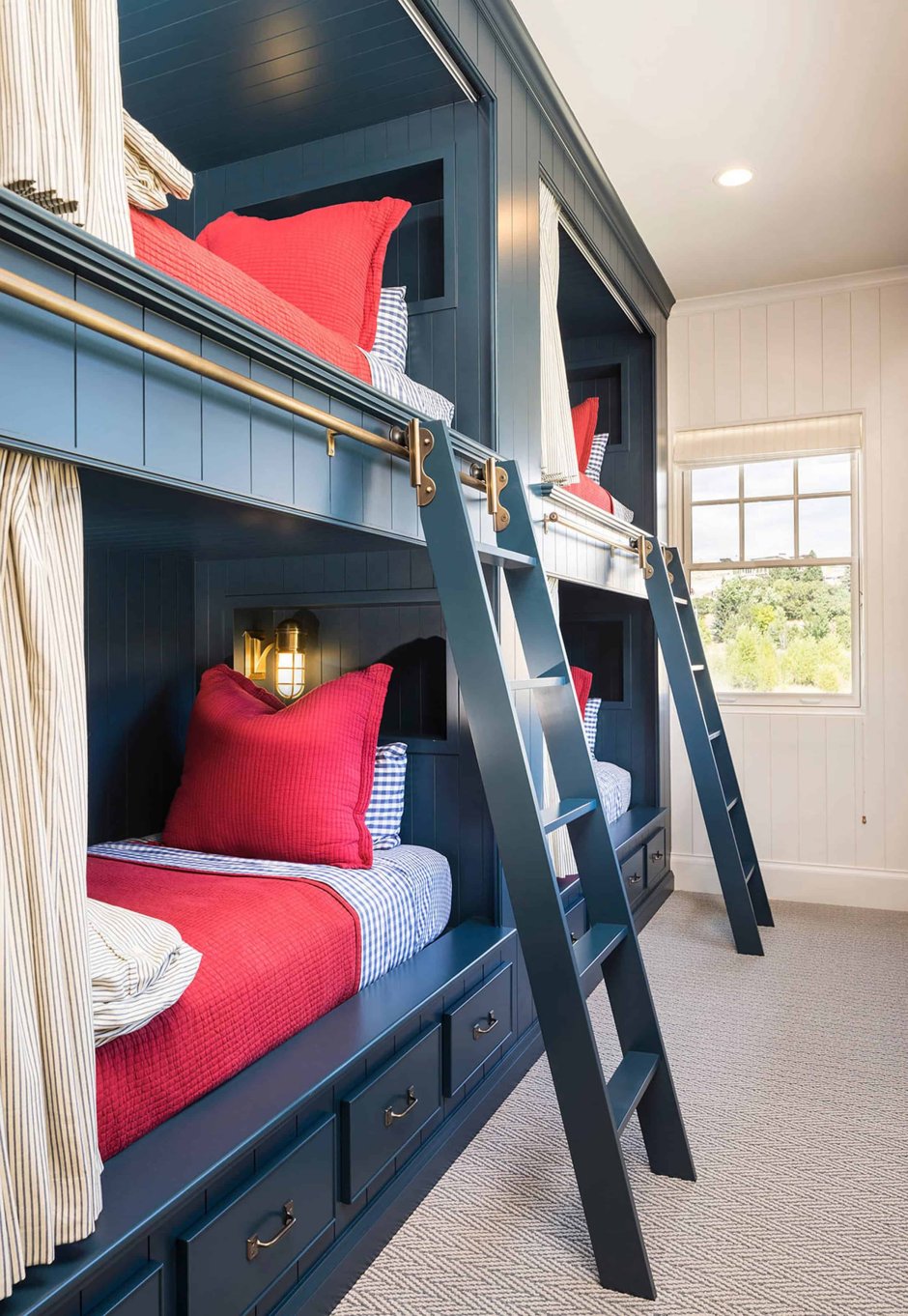 Bunk Room кровать
