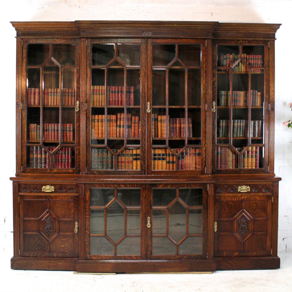 Антикварный книжный шкаф библиотека