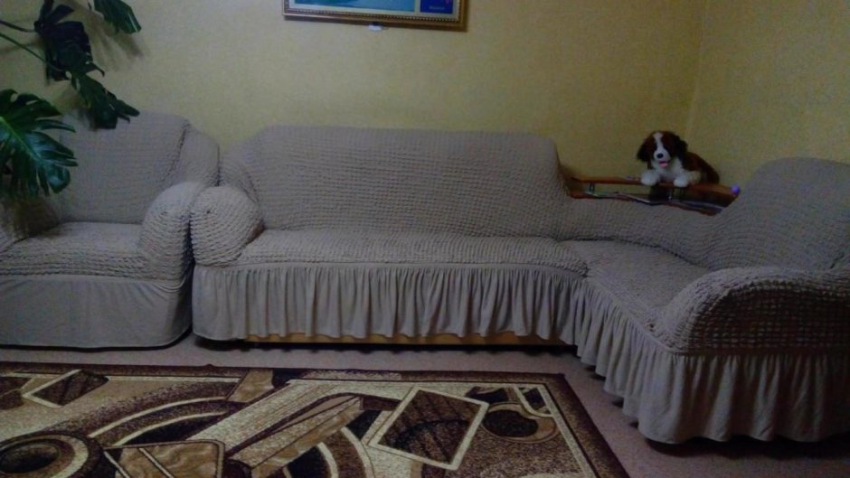 Чехлы на диван с полочкой в углу
