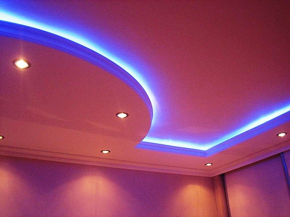 Потолок из гипсокартона с неоновой подсветкой