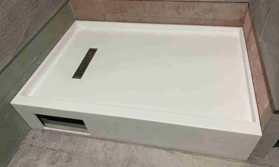 Лючок в душевом поддоне